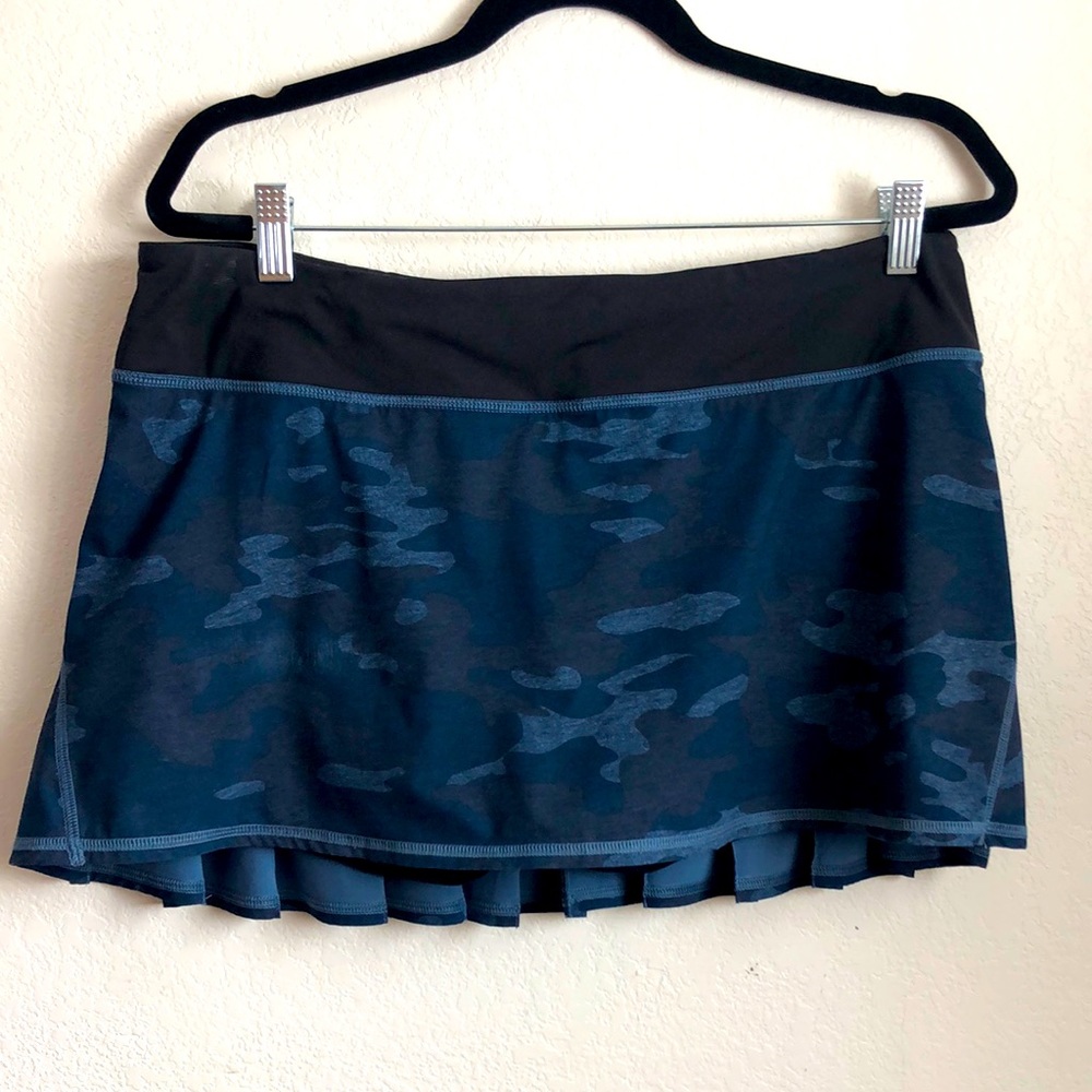 Lululemon Oil Slick Camo Pacesetter - sz 10